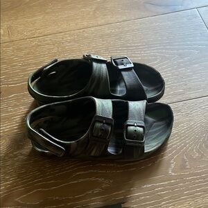Skechers boys kids 12 Camouflage Double Buckle Sandals green Birkenstock style
